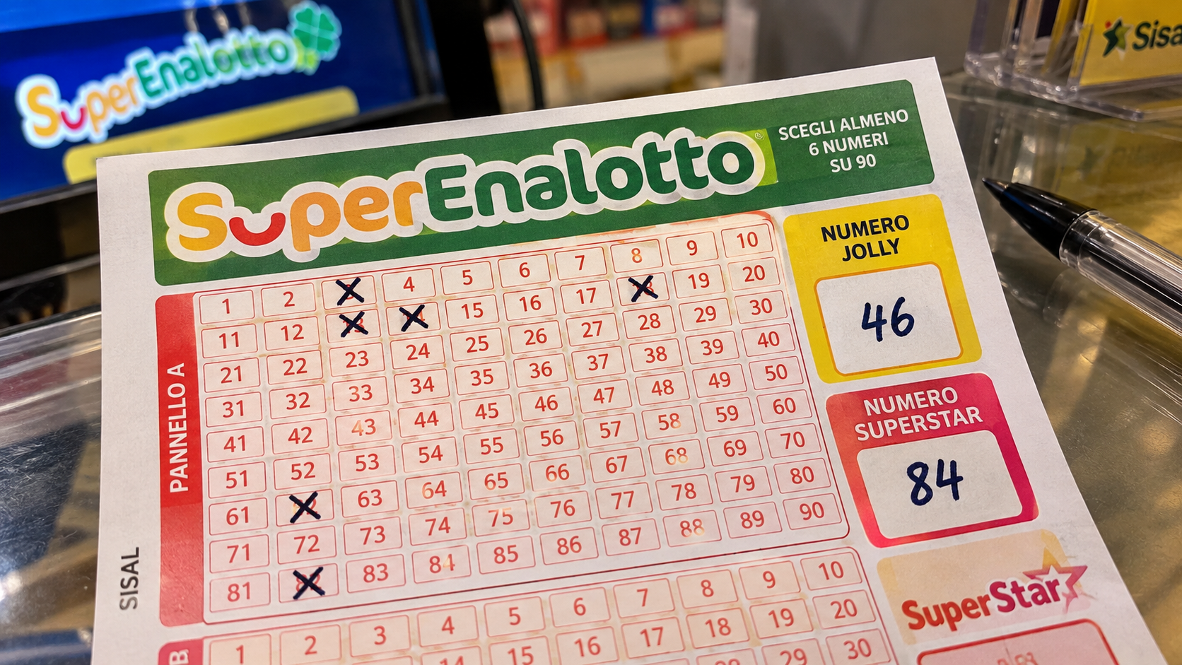 SuperEnalotto, la fortuna regala oltre 162mila euro: un solo giocatore centra il 5, ma il jackpot da 44 milioni continua a crescere